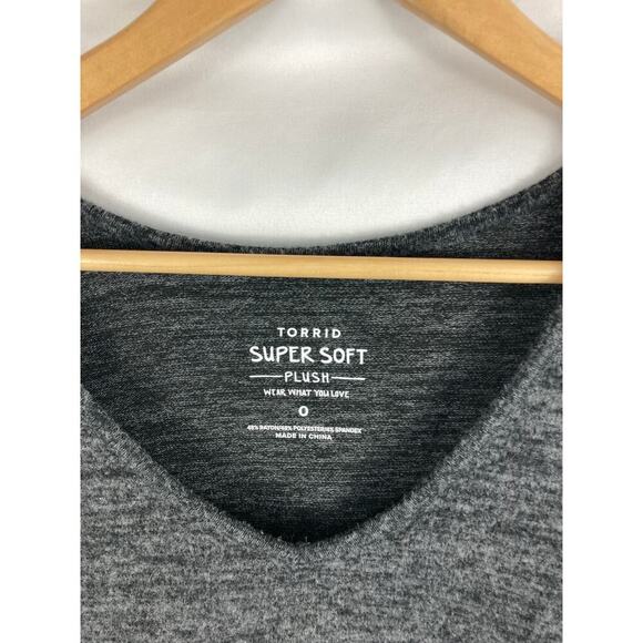 Torrid Super Soft Knits Relaxed Fit Soft Plush V Neck Top Size 0 / Large - Picture 6 of 7